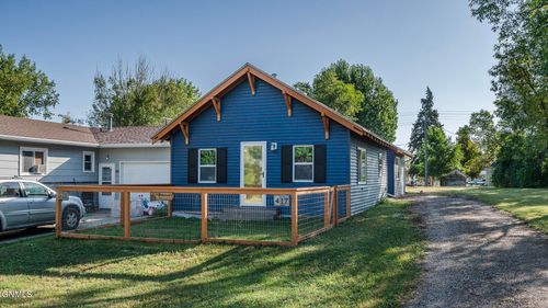 417 Putnam St, Turtle Lake, ND, 58575-4020 | Card Image