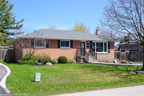 249 Snowden Rd, Oakville, ON, L6L3X6 | Card Image