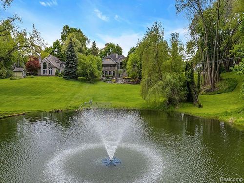 901 Spring Dr, Northville, MI, 48167-1325 | Card Image