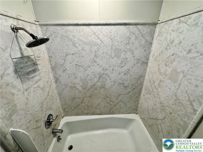 909 Genesee St, House other with 3 bedrooms, 1 bathrooms and null parking in Allentown PA | Image 4