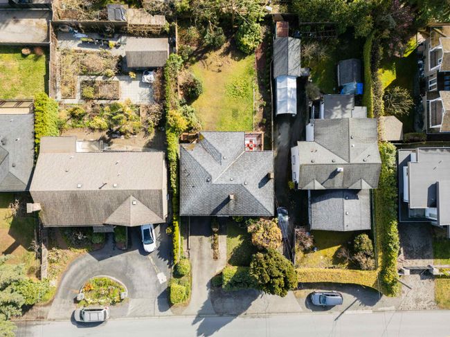 2472 Mathers Avenue, House other with 4 bedrooms, 2 bathrooms and null parking in West Vancouver BC | Image 33