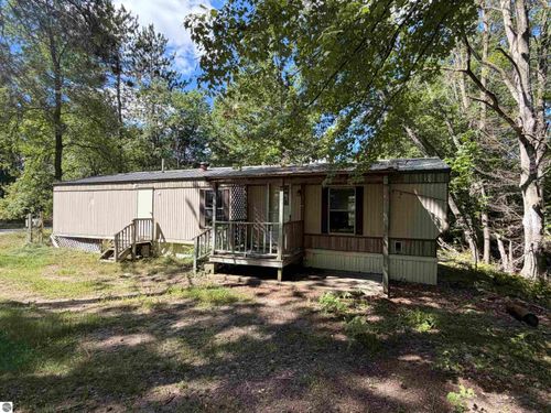705 Pine, Bellaire, MI, 49615 | Card Image