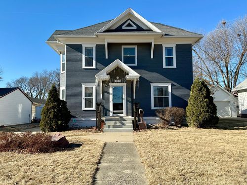 407 N Cedar St, Luverne, MN, 56156-1550 | Card Image