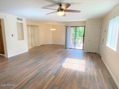 212-9151 W Greenway Rd, Peoria, AZ, 85381-3717 | Card Image