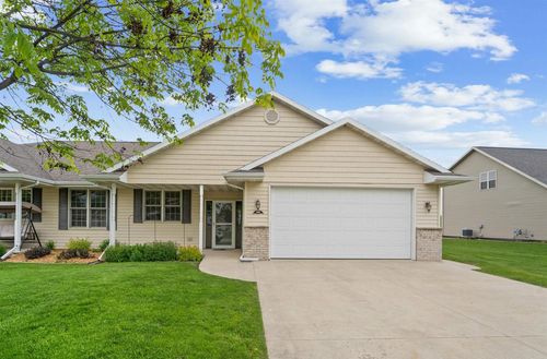 536 Coonen Drive, COMBINED LOCKS, WI, 54113 | Card Image