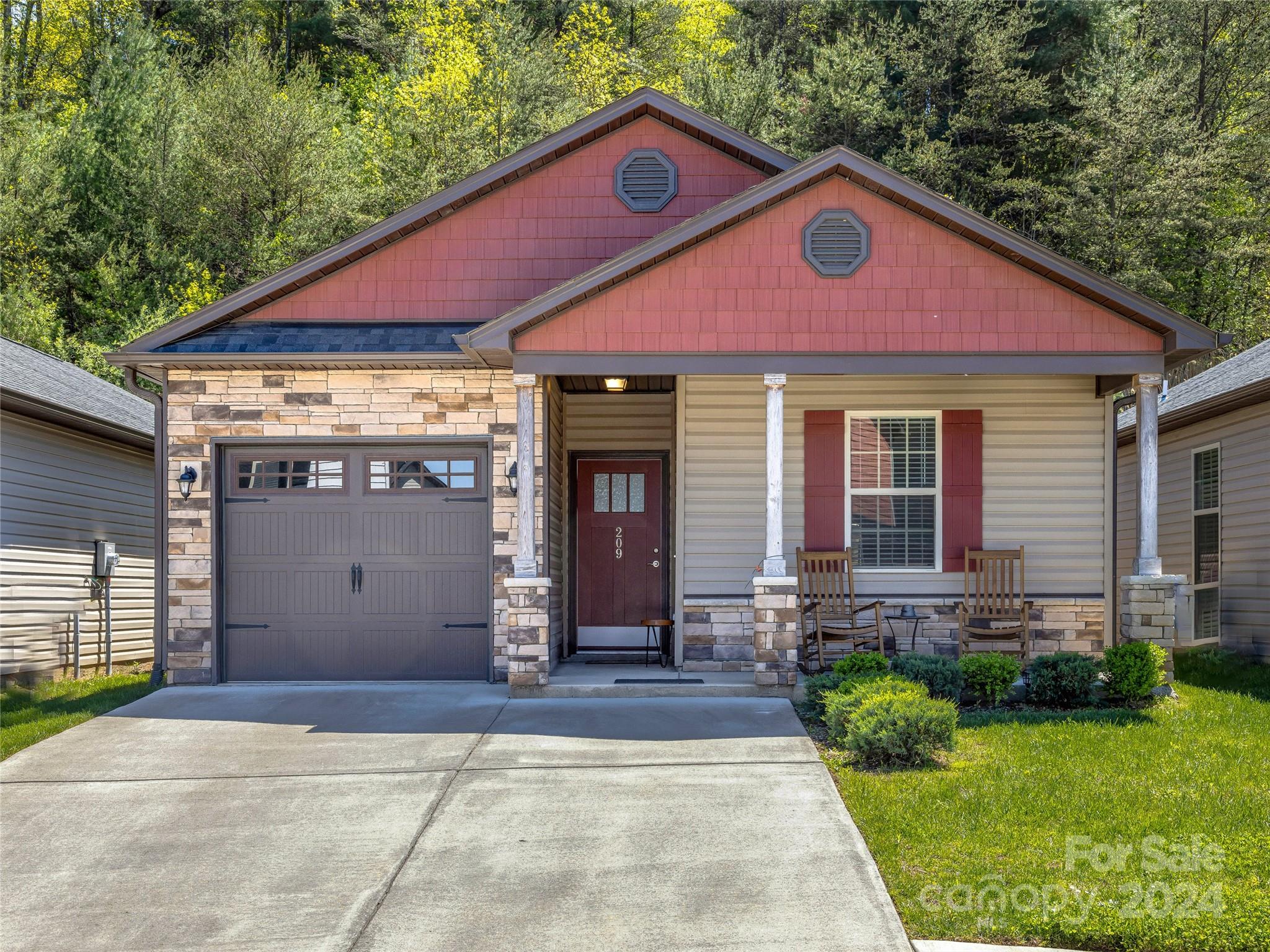 Cardwell Ln, Fletcher, NC 28732