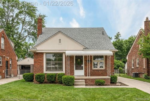 21741 Bournemouth St, Harper Woods, MI, 48225-2331 | Card Image