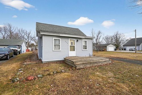 809 E Park Ave, Luck, WI, 54853-9005 | Card Image