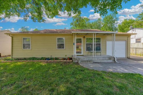 425 W 4th St, Haysville, KS, 67060-1609 | Card Image