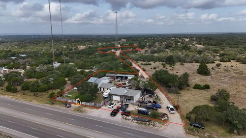3756 Fredericksburg Rd, Kerrville, TX, 78028-8951 | Card Image