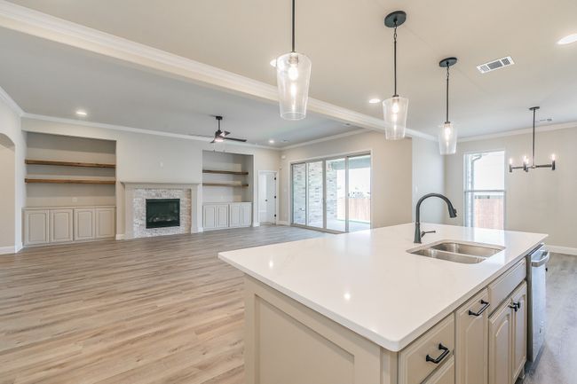 213 Navajo Trl, House other with 3 bedrooms, 3 bathrooms and null parking in Alvarado TX | Image 17