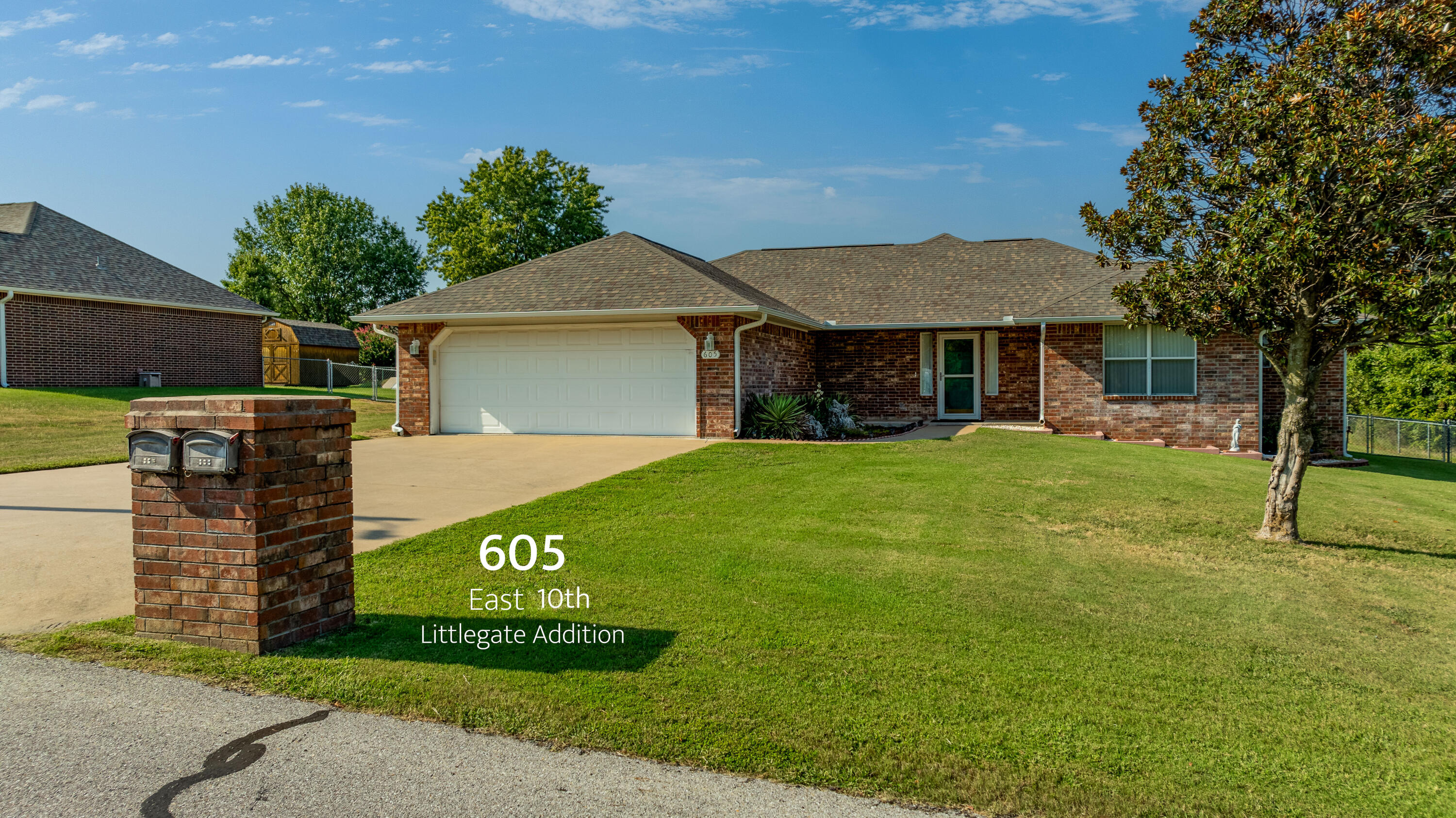 10th St, Grove, OK 74344