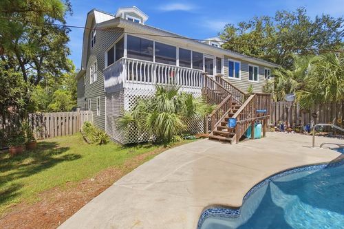 980 E Pine Ave, Saint George Island, FL, 32328-3000 | Card Image