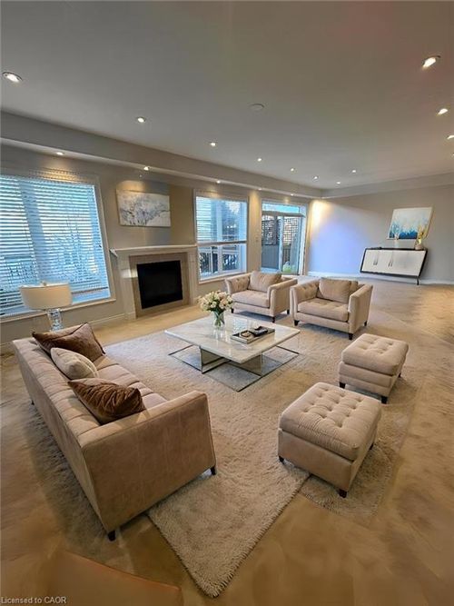 93 Tremaine Dr, Kitchener, ON, N2A4M3 | Card Image