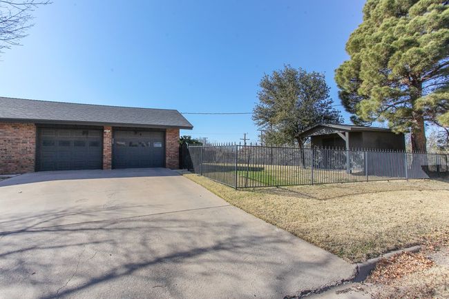 603 Scott Dr, House other with 3 bedrooms, 2 bathrooms and 2 parking in Big Spring TX | Image 36