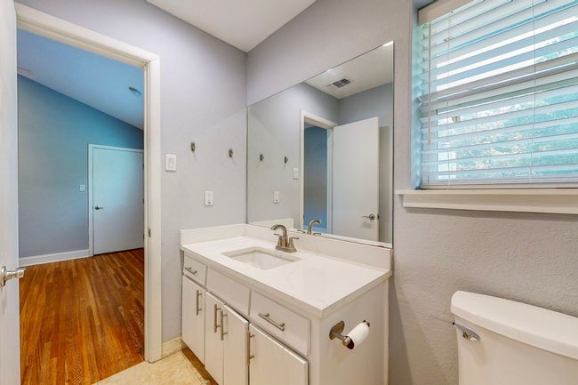 Bathroom shared by two BRs on second floor | Image 14
