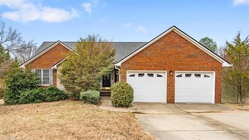 6933 Lawrence Farm Ln, Randleman, NC, 27317-8094 | Card Image