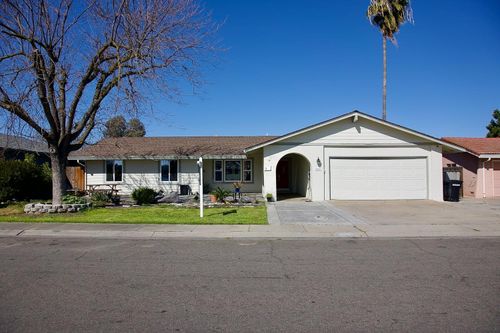 2201 Hale Aloha Way, Ceres, CA, 95307 | Card Image