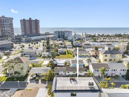 18077 3rd St E, REDINGTON SHORES, FL, 33708-1010 | Card Image