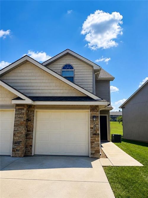 8329 N Spruce Ave, Kansas City, MO, 64119-4401 | Card Image