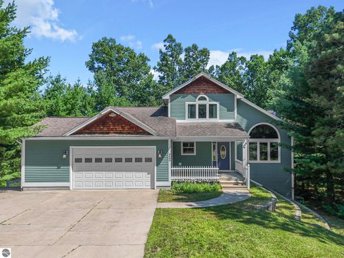 3490 Village Circle Dr, Traverse City, MI, 49686-6344 | Card Image