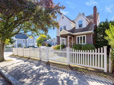 35 Cushing Street, House other with 3 bedrooms, 1 bathrooms and 2 parking in Medford MA | Image 2