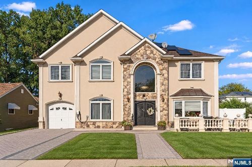 4 Conklin Dr, Clifton, NJ, 07013-3120 | Card Image