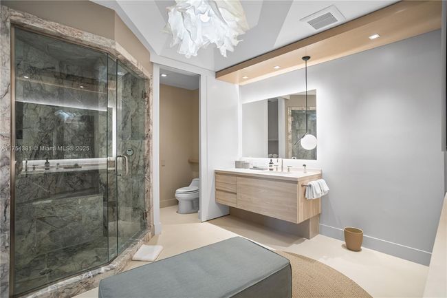 APT-3202 - 16051 Collins Ave, Condo with 2 bedrooms, 3 bathrooms and null parking in Sunny Isles Beach FL | Image 24