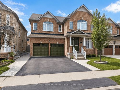 upper-61 Lyndbrook Crescent, Brampton, ON, L6P2N9 | Card Image