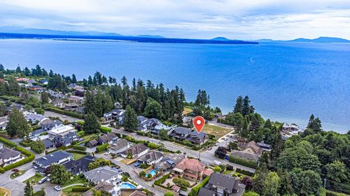 13372 Marine Dr, Surrey, BC, V4A1G2 | Card Image