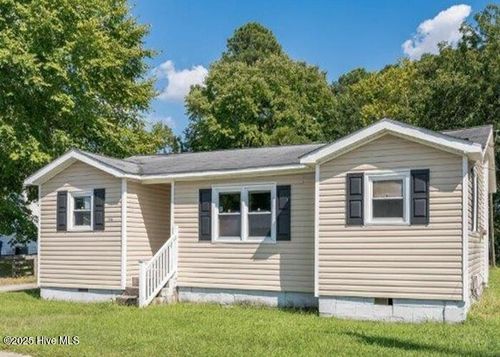 2509 Railroad St, Winterville, NC, 28590-8880 | Card Image