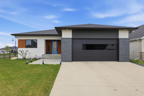 4802 Foxtail Ln S, Fargo, ND, 58104-5410 | Card Image