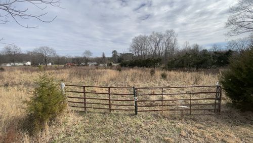 4002 Deans Shop Rd, Estill Springs, TN, 37330-5116 | Card Image