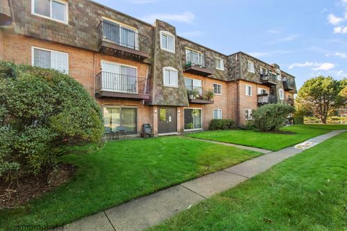3e-9389 Bay Colony Drive, Des Plaines, IL, 60016 | Card Image