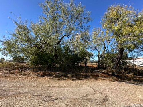 120 COMMERCE S Commerce St, Dilley, TX, 78017-3501 | Card Image