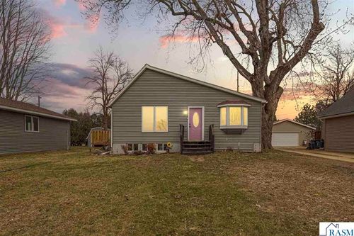 203 1st St E, Vernon Center, MN, 56090-2107 | Card Image