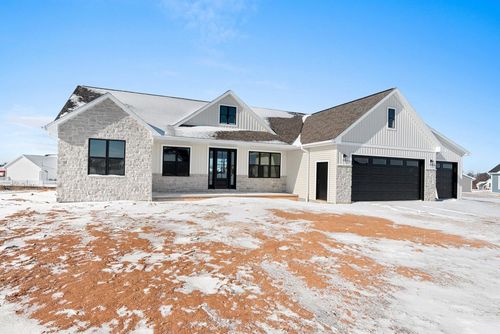 N1335 High Point Lane, Greenville, WI, 54942 | Card Image