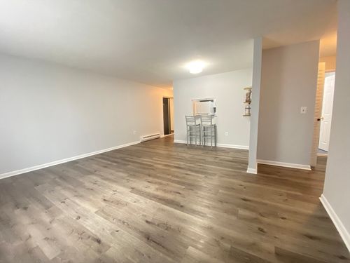 apt-14-11 Weld St, Framingham, MA, 01702-7499 | Card Image