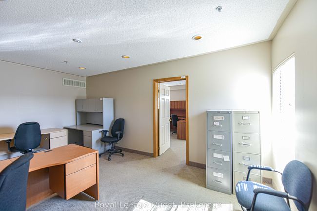 94 Colborne St W, Home with 0 bedrooms, 0 bathrooms and null parking in Orillia ON | Image 23