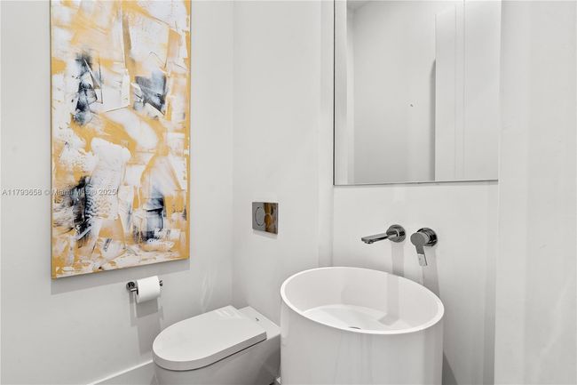 4951 University Dr, Townhouse with 3 bedrooms, 5 bathrooms and null parking in Coral Gables FL | Image 36