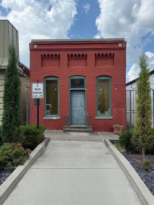 423 W Court Sq, Springfield, TN, 37172-2449 | Card Image