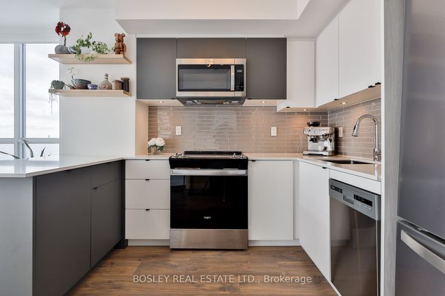 2109 - 1461 Lawrence Ave W, Condo with 3 bedrooms, 3 bathrooms and null parking in Toronto ON | Image 13