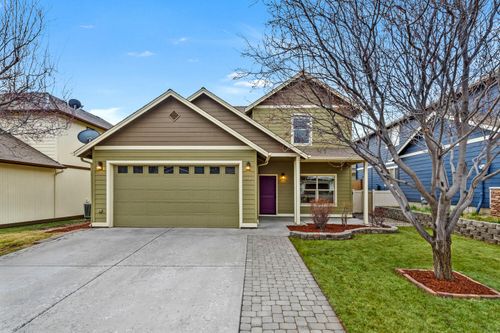 641 Se Glengarry Pl, Bend, OR, 97702-1694 | Card Image