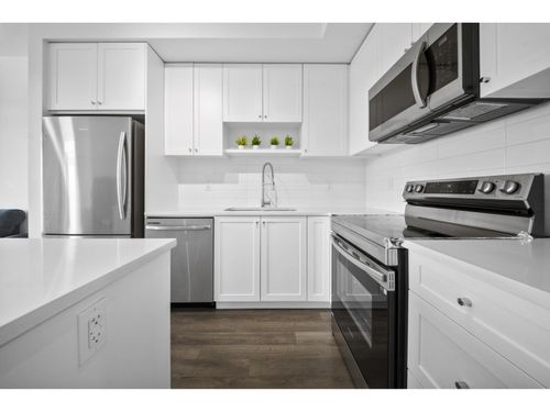 608-13623 81a Ave, Surrey, BC, V3W3N7 | Card Image