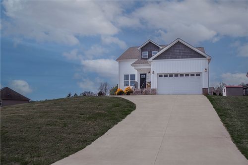 704 Rockcliff St, Greenville, SC, 29617-6746 | Card Image