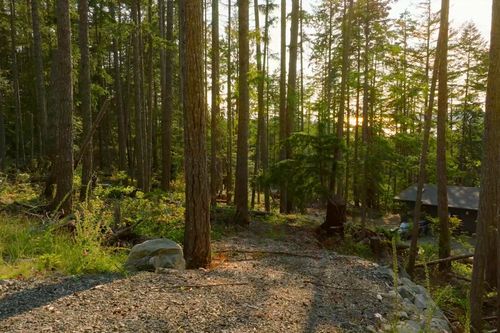 786 Hayes Road, Bowen Island, BC, V0N1G2 | Card Image