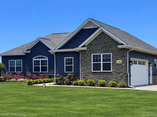 1285 Sweet Grass Trl, Howell, MI, 48843-9595 | Card Image