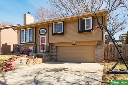 8849 N 81st Ave, Omaha, NE, 68122-2235 | Card Image