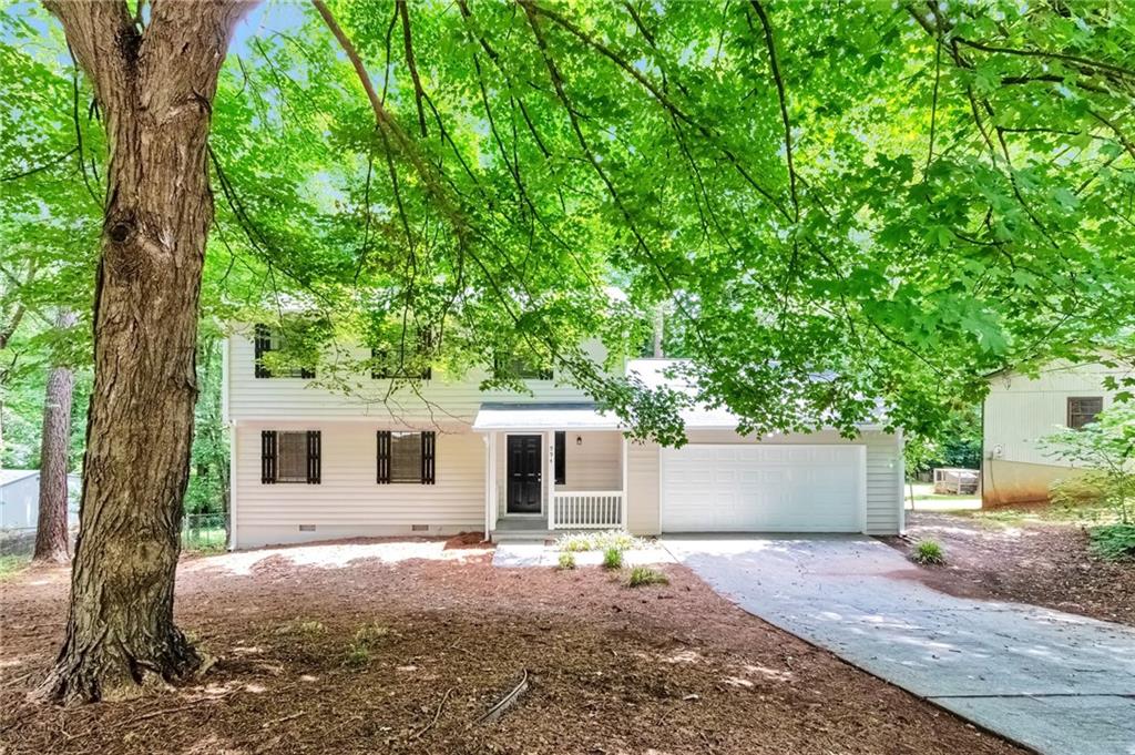 Chartley Dr, Lilburn, GA 30047