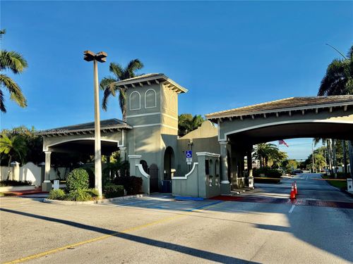 o1-2301 Lucaya Ln, Coconut Creek, FL, 33066-1128 | Card Image